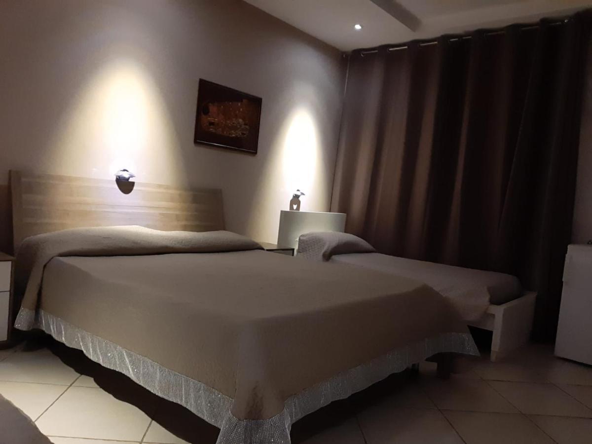 Family Room,1469075996:JPEG